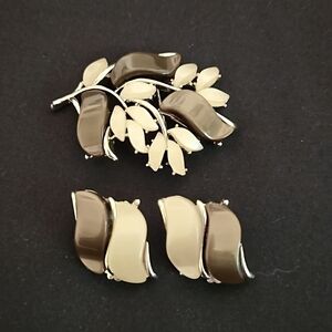 STAR Vintage Leaf Brown/Beige Moonstone Thermoaet Brooch & Clip-on Earrings